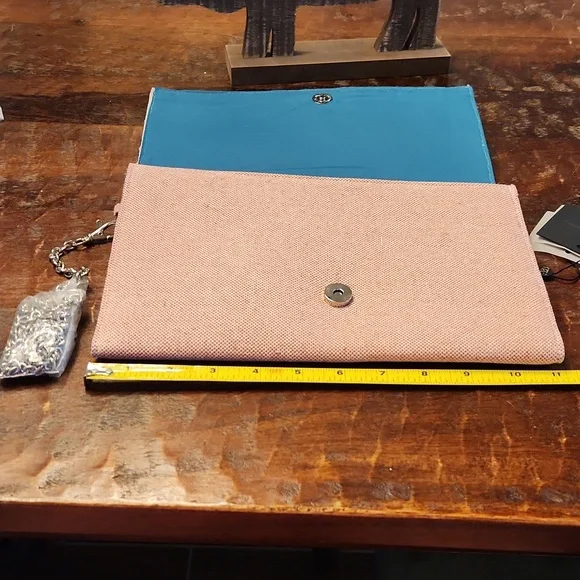 America & Beyond beaded clutch - Picture 4 of 5